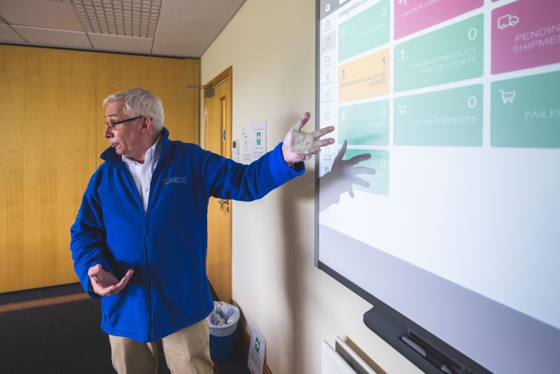 Graham Leonard, Director Financiero y de Operaciones